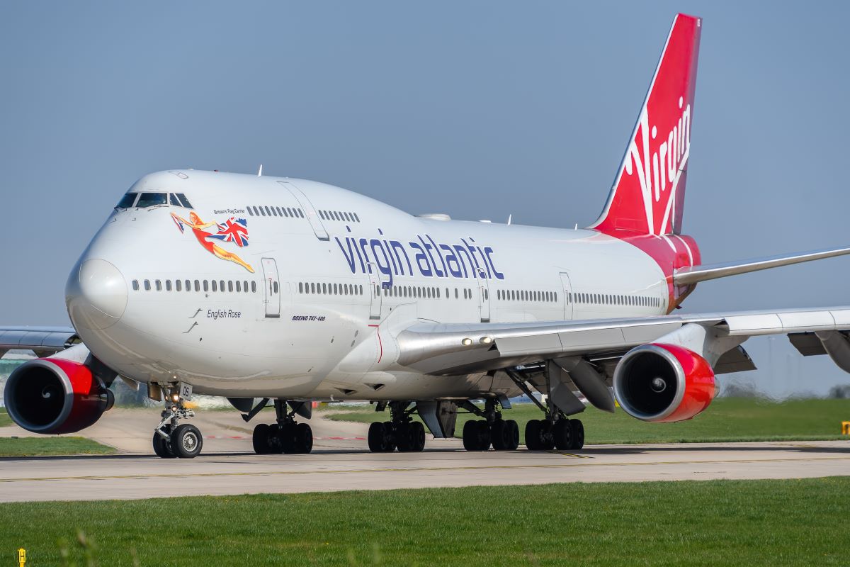 Virgin Atlantic staves off administration with &pound;1.2bn funding deal