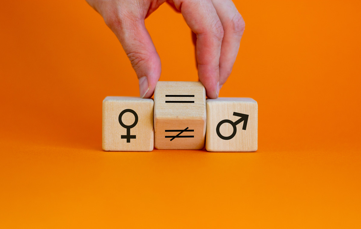 Reward Strategy - Top stories and latest news in the reward, payroll, HR,  pensions and employee benefits sectors - 8 in 10 job roles have a gender  pay gap, research shows