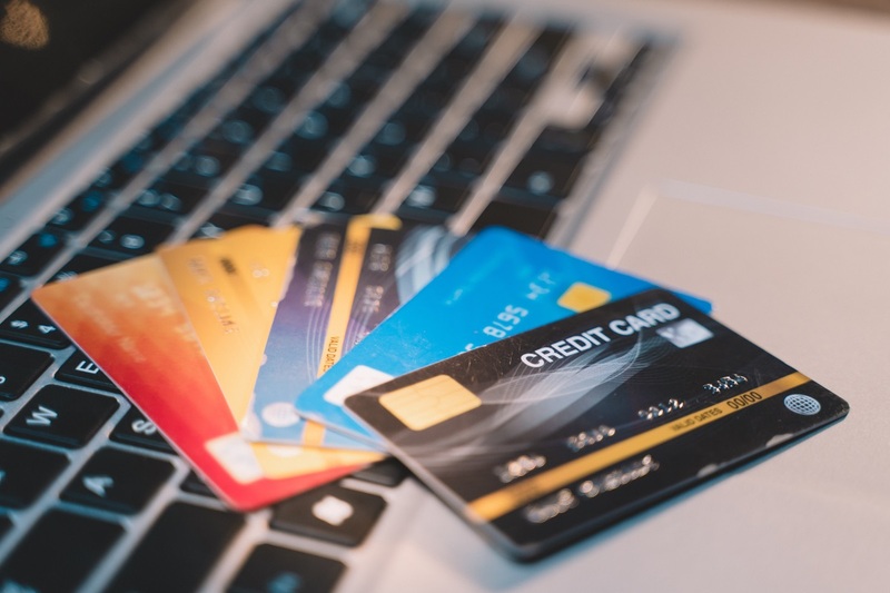 Outstanding credit card debt passes £70bn mark