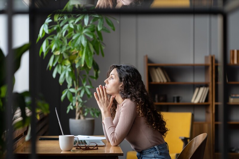 Three-quarters of UK employees admit to workplace complacency